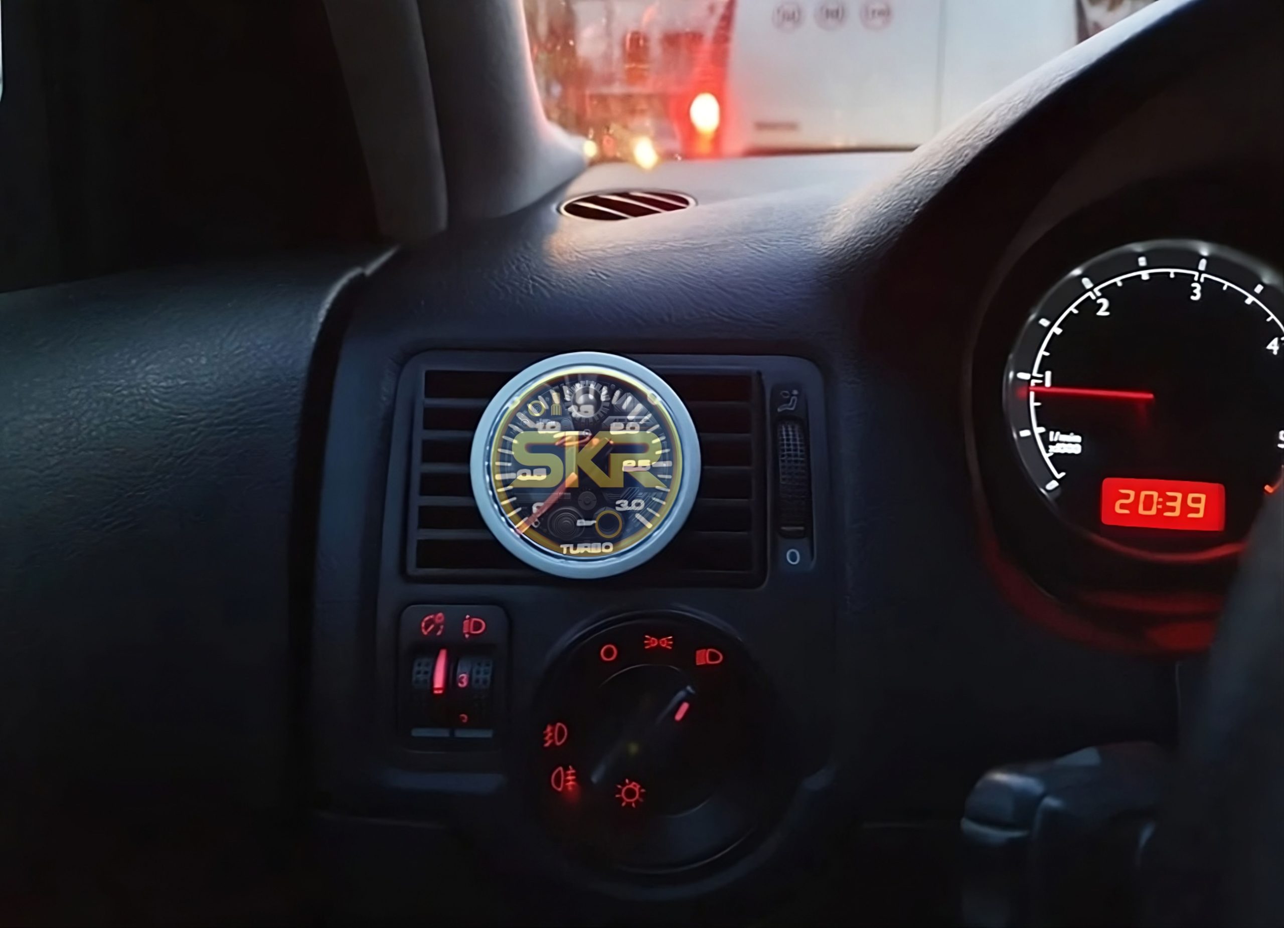 Grila suport ceas turbo boost Golf 4